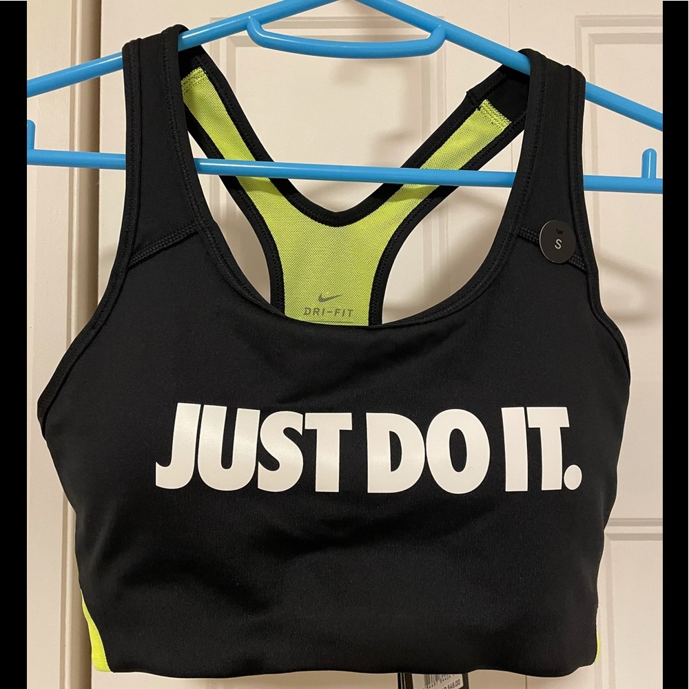 Nike pro classic swoosh bra